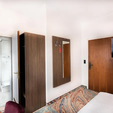 Firzlaff's Otel 3*