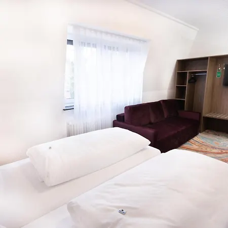 Firzlaff's 3* Neumünster