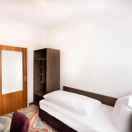 Firzlaff's Otel 3*