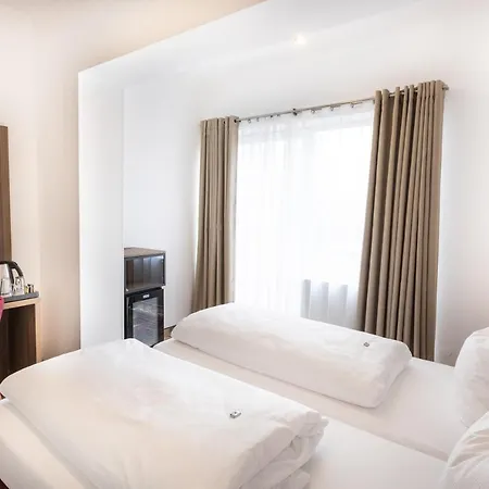 菲兹拉弗酒店 3*